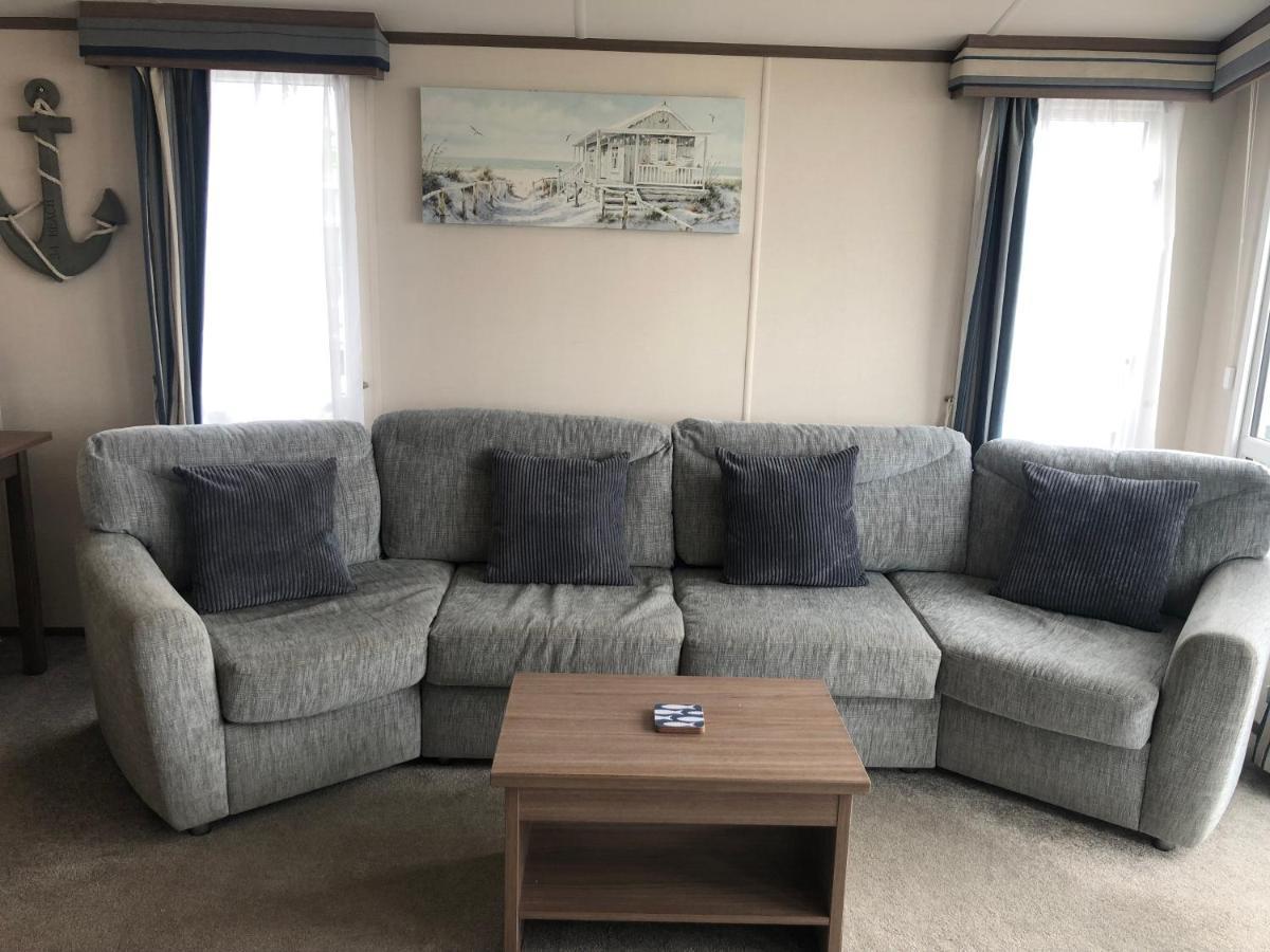 Caravan Hire Golden Sands Sea Front Kinmel Bay Exterior photo